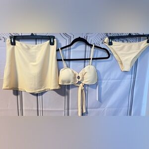 NWT HOUSE OF HARLOW 3 piece set Biquine set size M
🚨price firm no discount